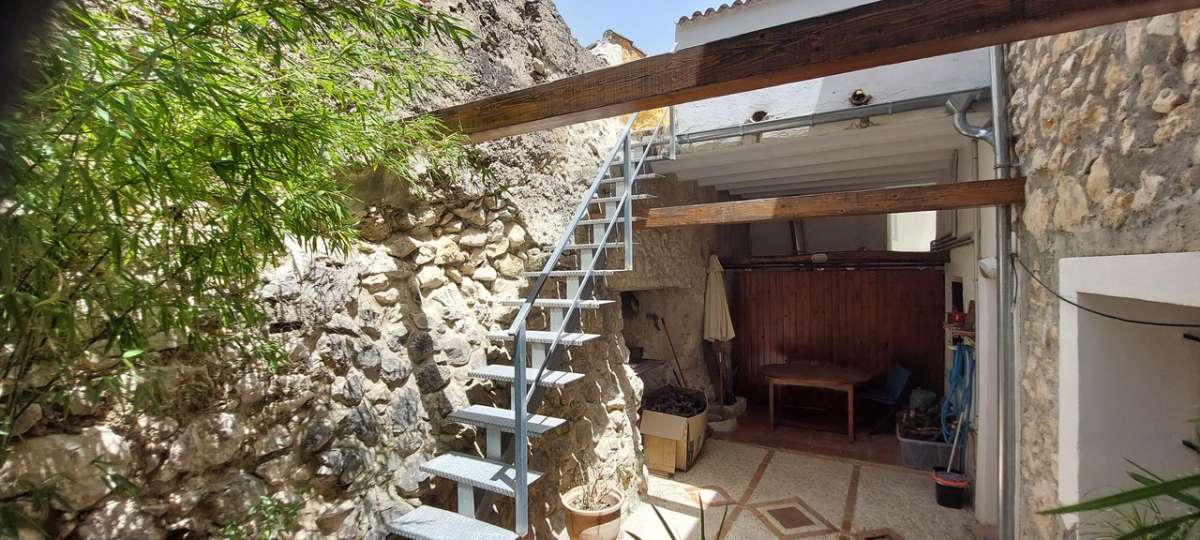 Property Image 3 Property Image 3