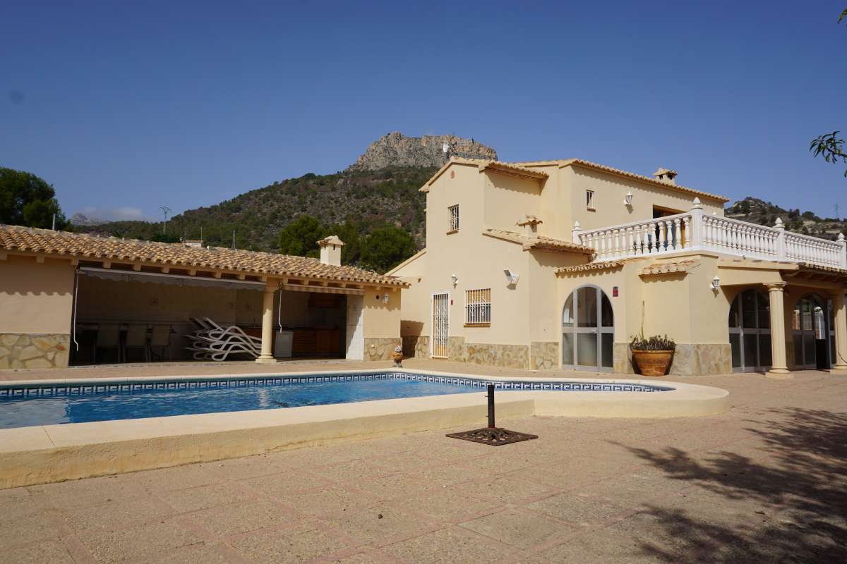 frittliggende-villa en calpe ·  650000€