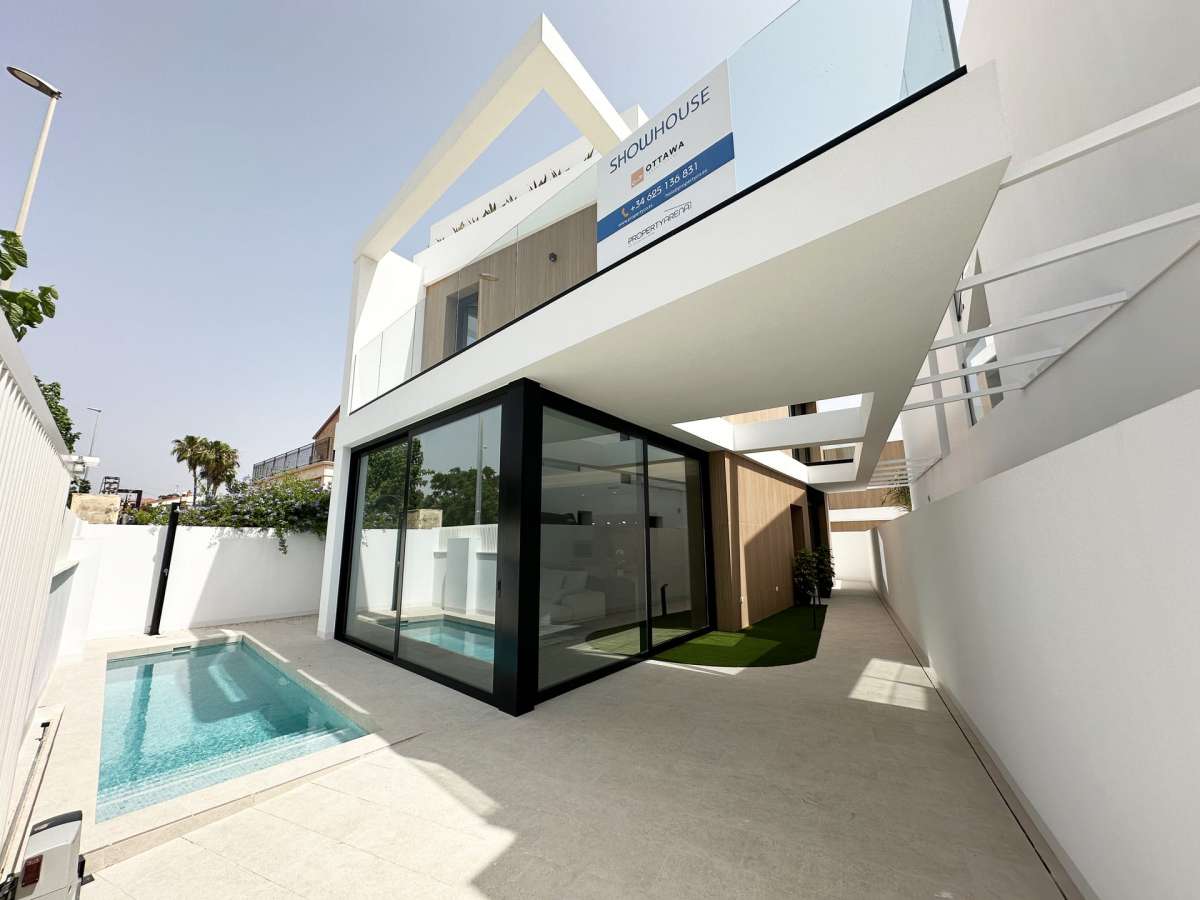 House in Torre de la Horadada - view 1