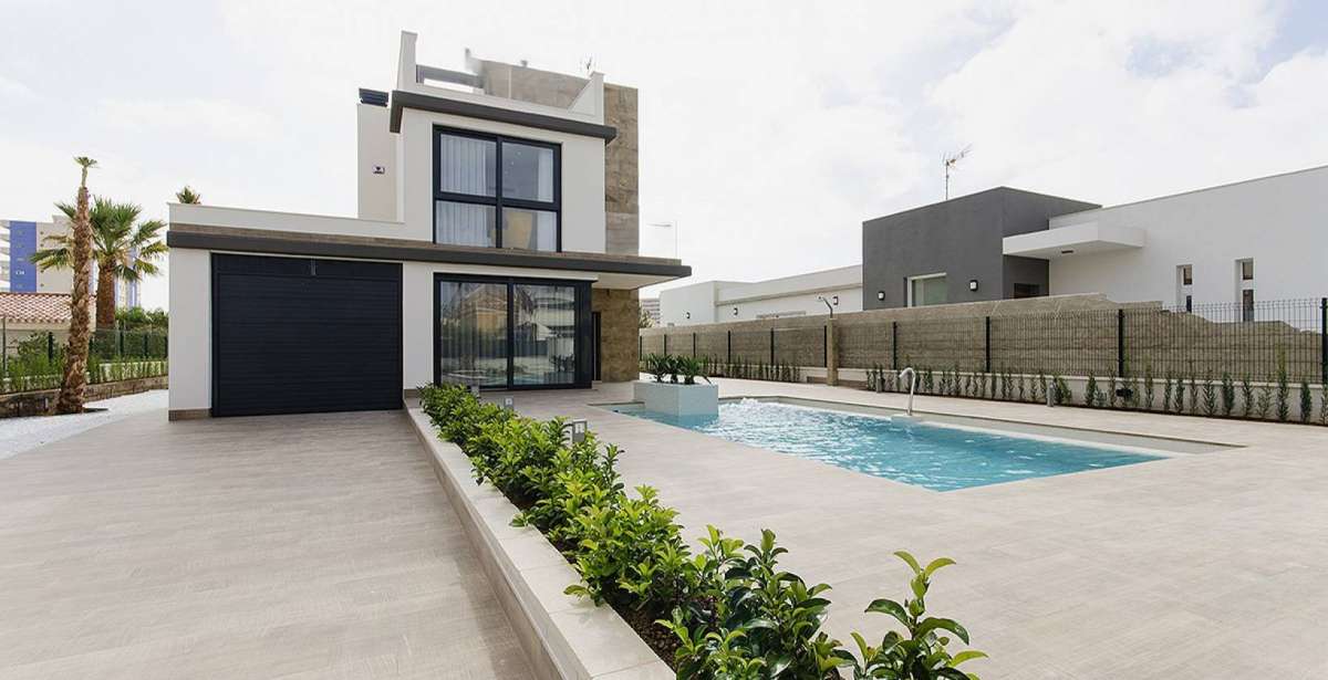 Villa in Dehesa de Campoamor - view 1