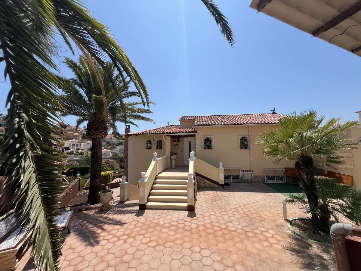 Verkoop. Villa in Calpe