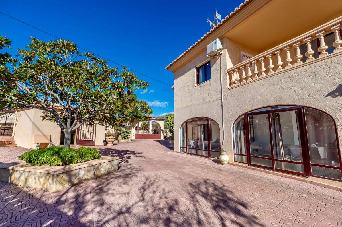 villa-independiente en calpe · calpe 990000€