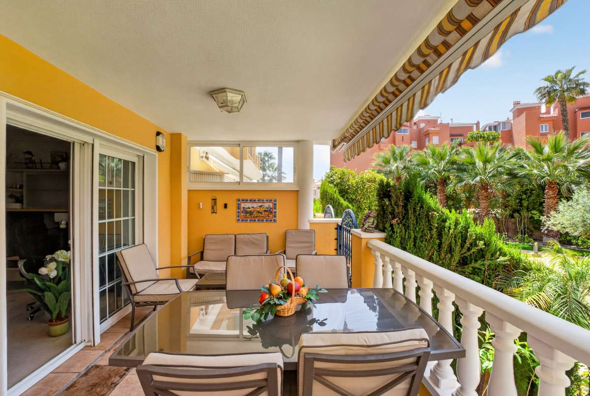 Apartment in Cabo Roig - Image 2