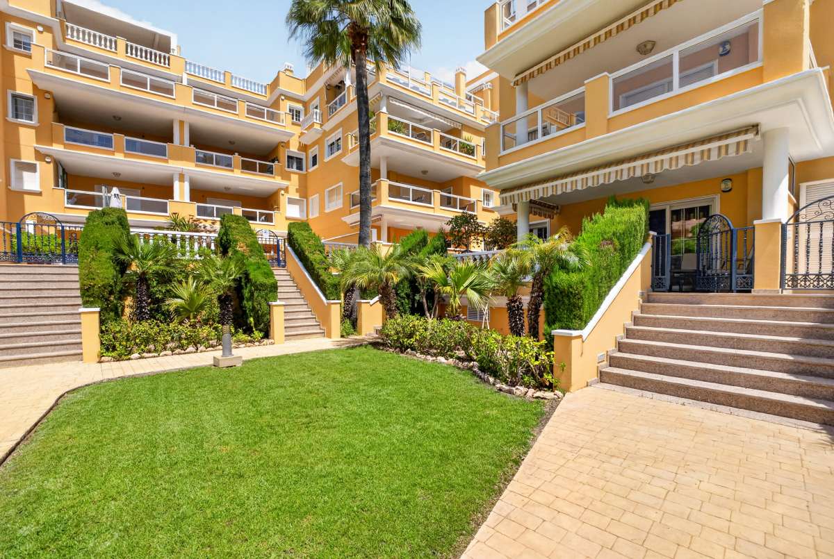 Apartment in Cabo Roig - Image 4
