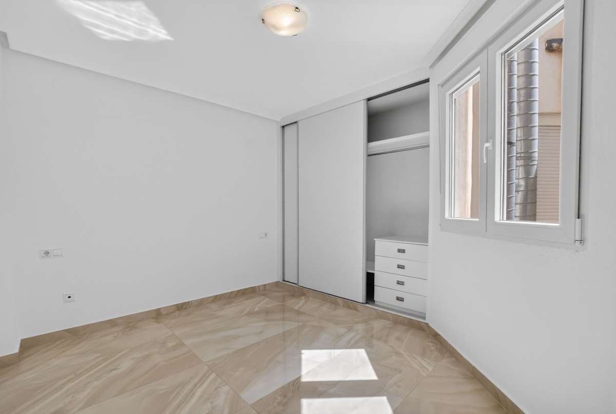 Apartment in Torrevieja - Image 3