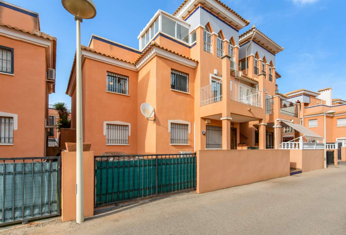 3 bedroom apartment / flat for sale in Playa Flamenca, Costa Blanca