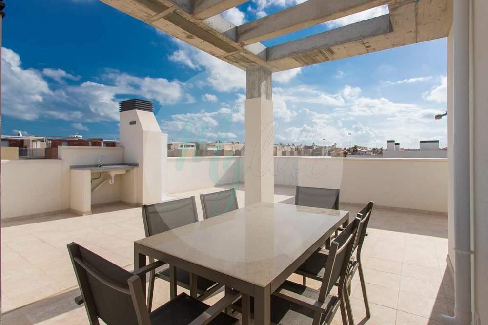 La vida de lujo de Marbella con nuevas Villas, Adosados y Apartamento en el alcance de todos