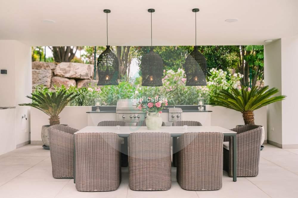 Casa independiente en Central Nueva Andalucía