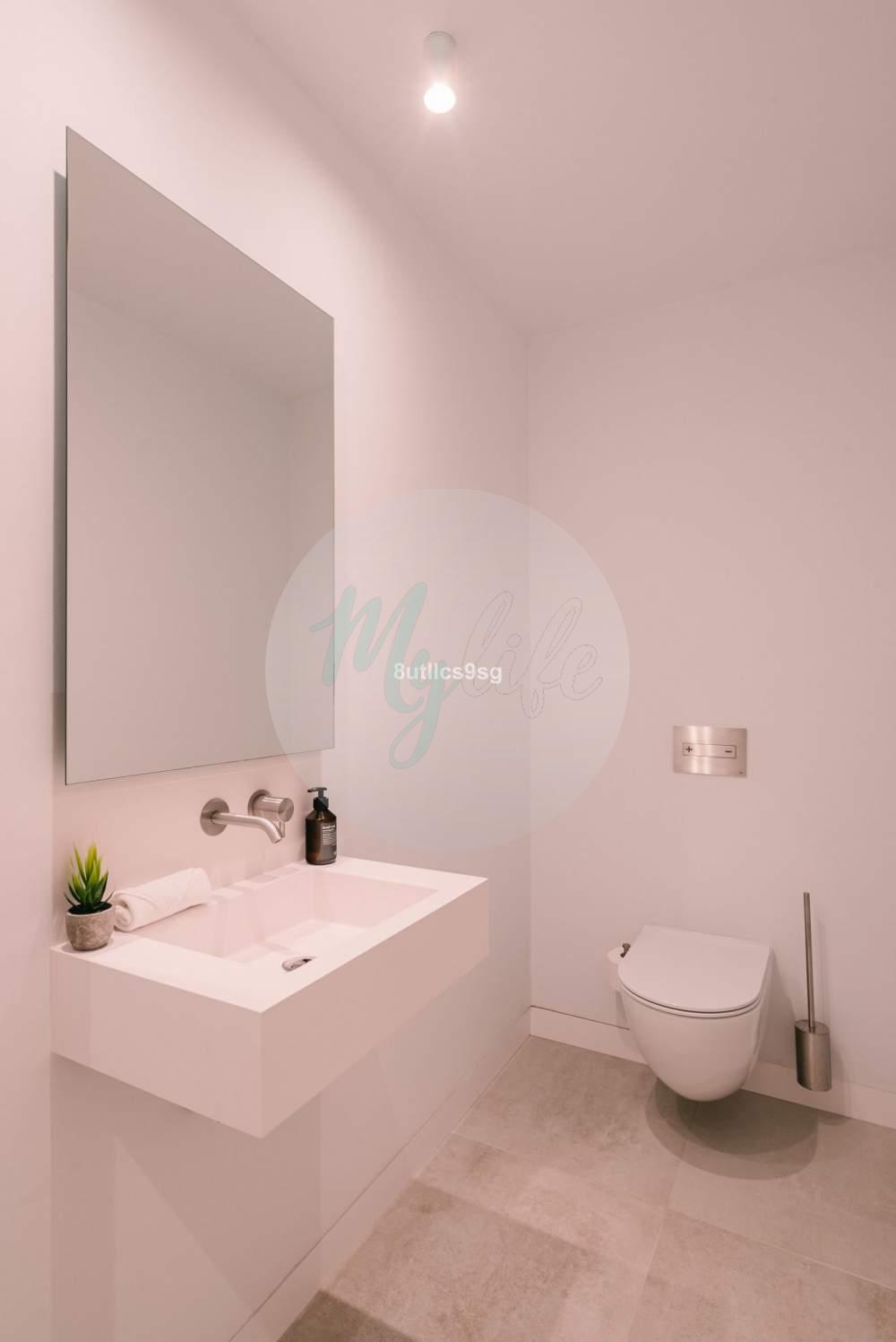 Casa independiente en Central Nueva Andalucía