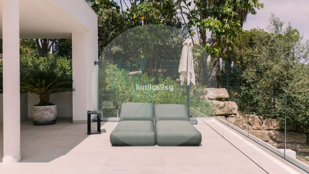 Casa independiente en Central Nueva Andalucía