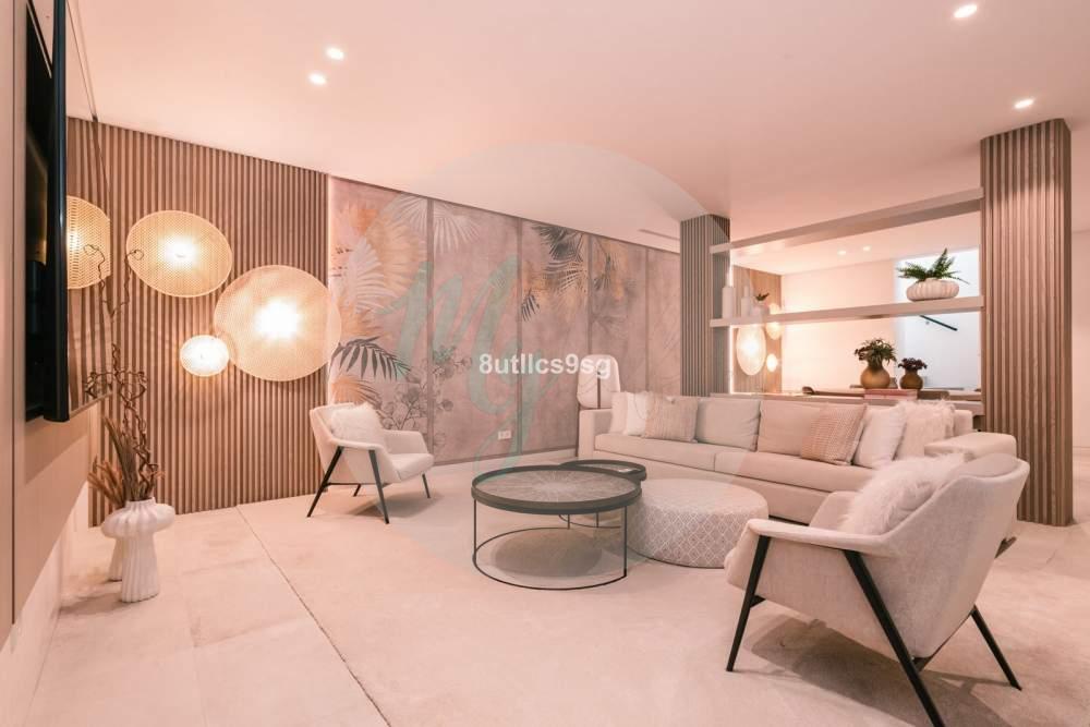 Casa independiente en Central Nueva Andalucía