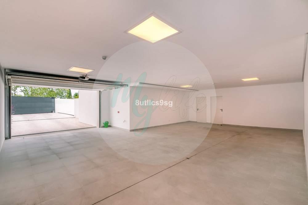 Casa independiente en Central Nueva Andalucía