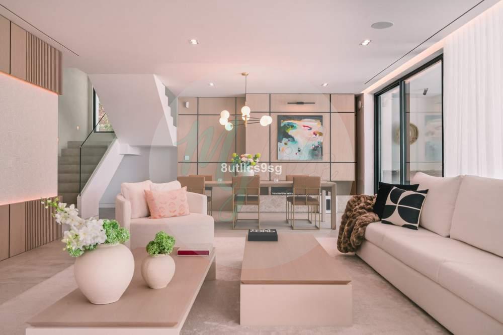 Casa independiente en Central Nueva Andalucía