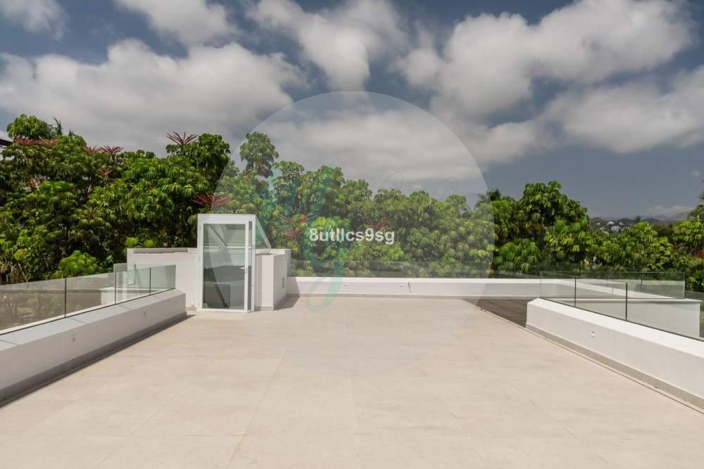 Casa independiente en Central Nueva Andalucía