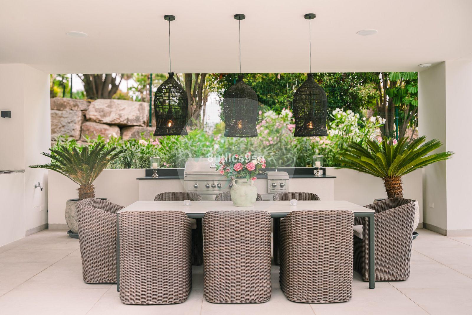 Casa independiente en Central Nueva Andalucía