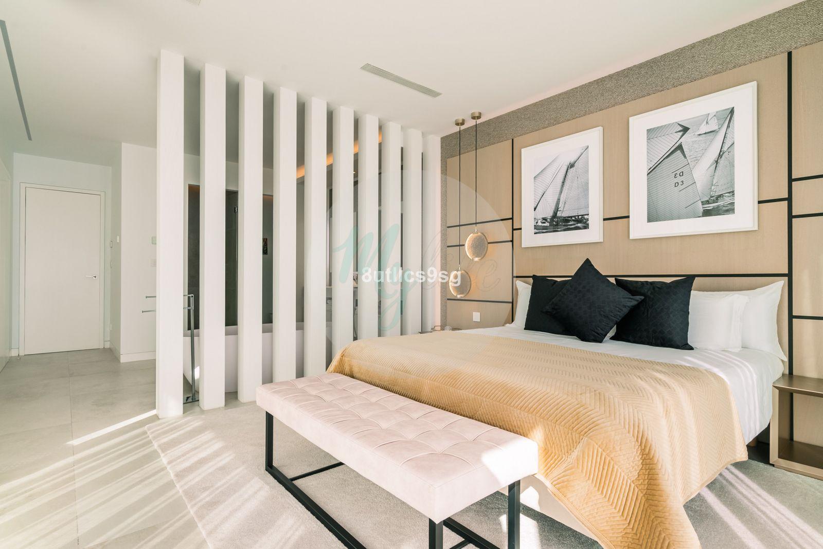 Casa independiente en Central Nueva Andalucía