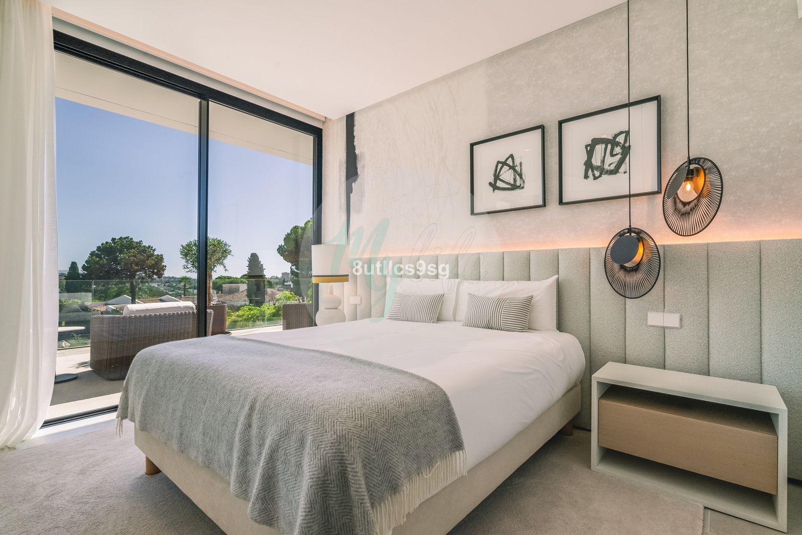 Casa independiente en Central Nueva Andalucía