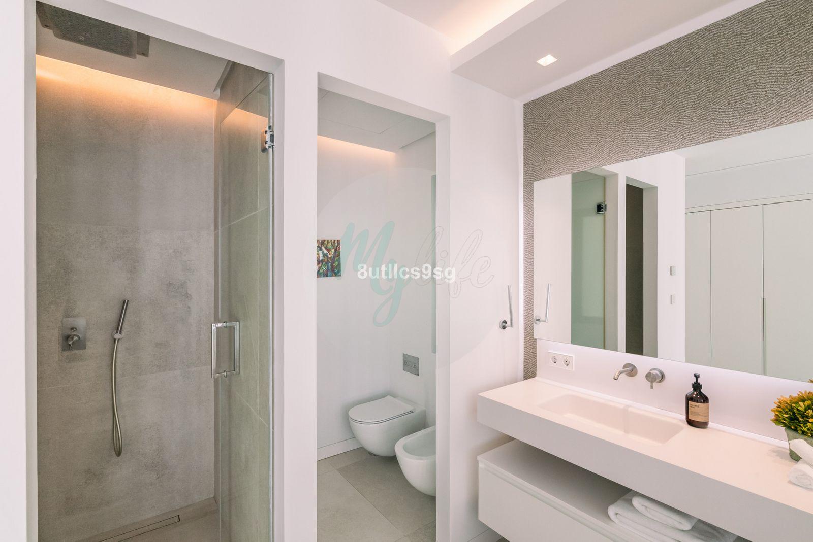 Casa independiente en Central Nueva Andalucía