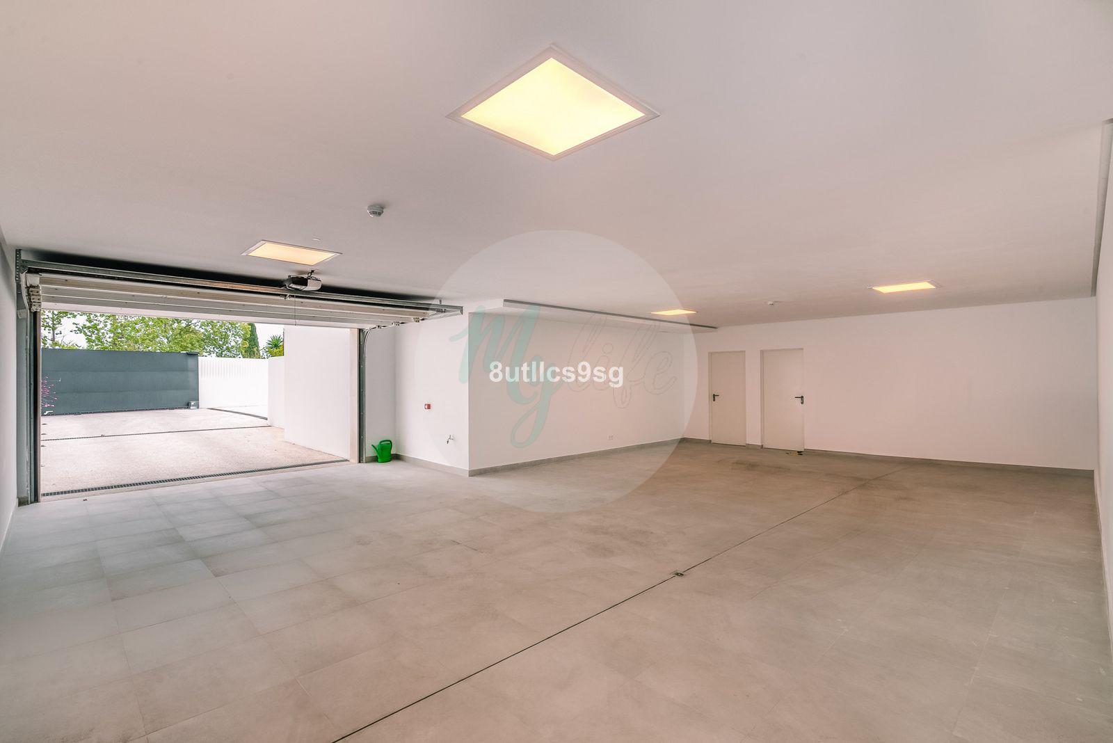 Casa independiente en Central Nueva Andalucía