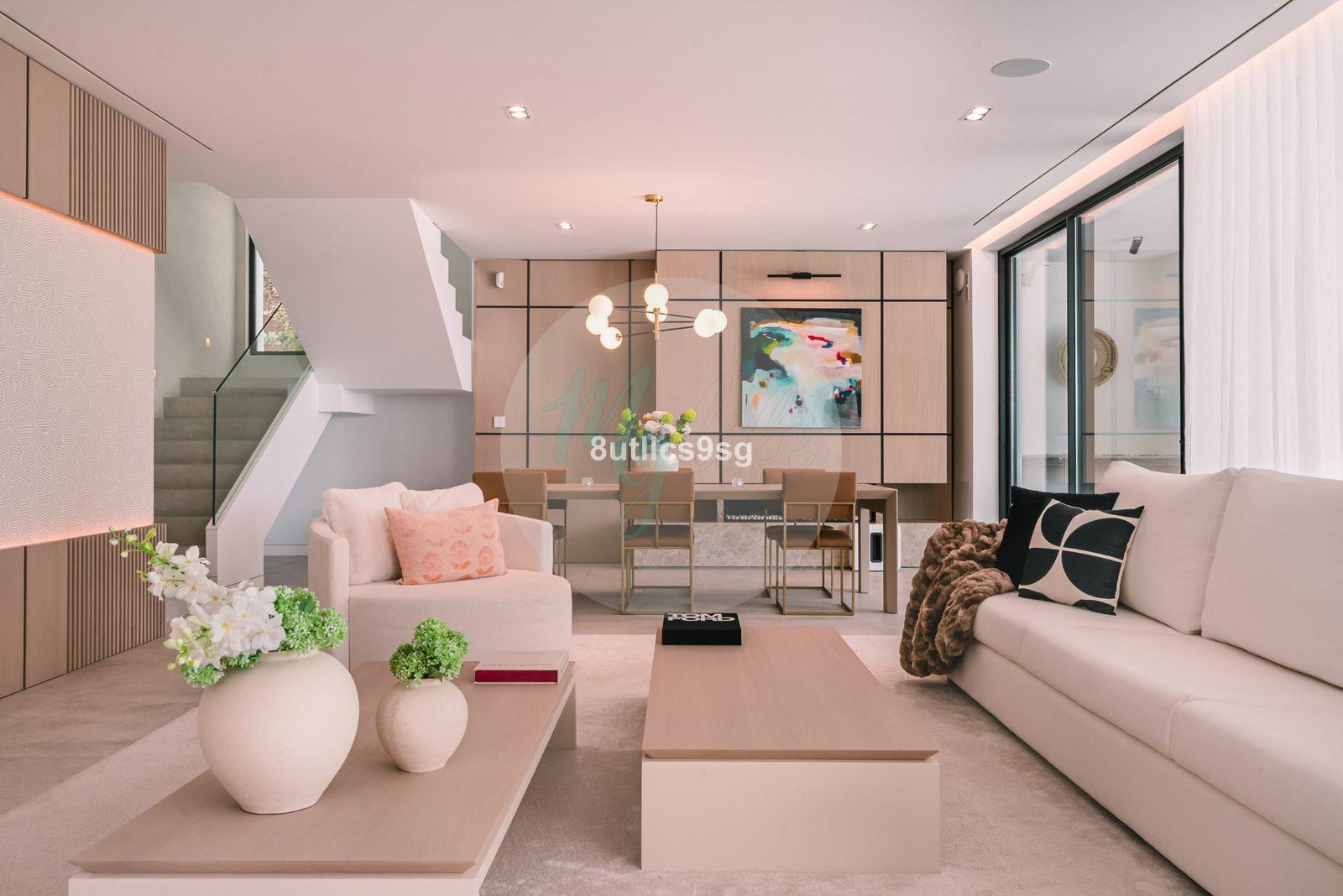 Casa independiente en Central Nueva Andalucía