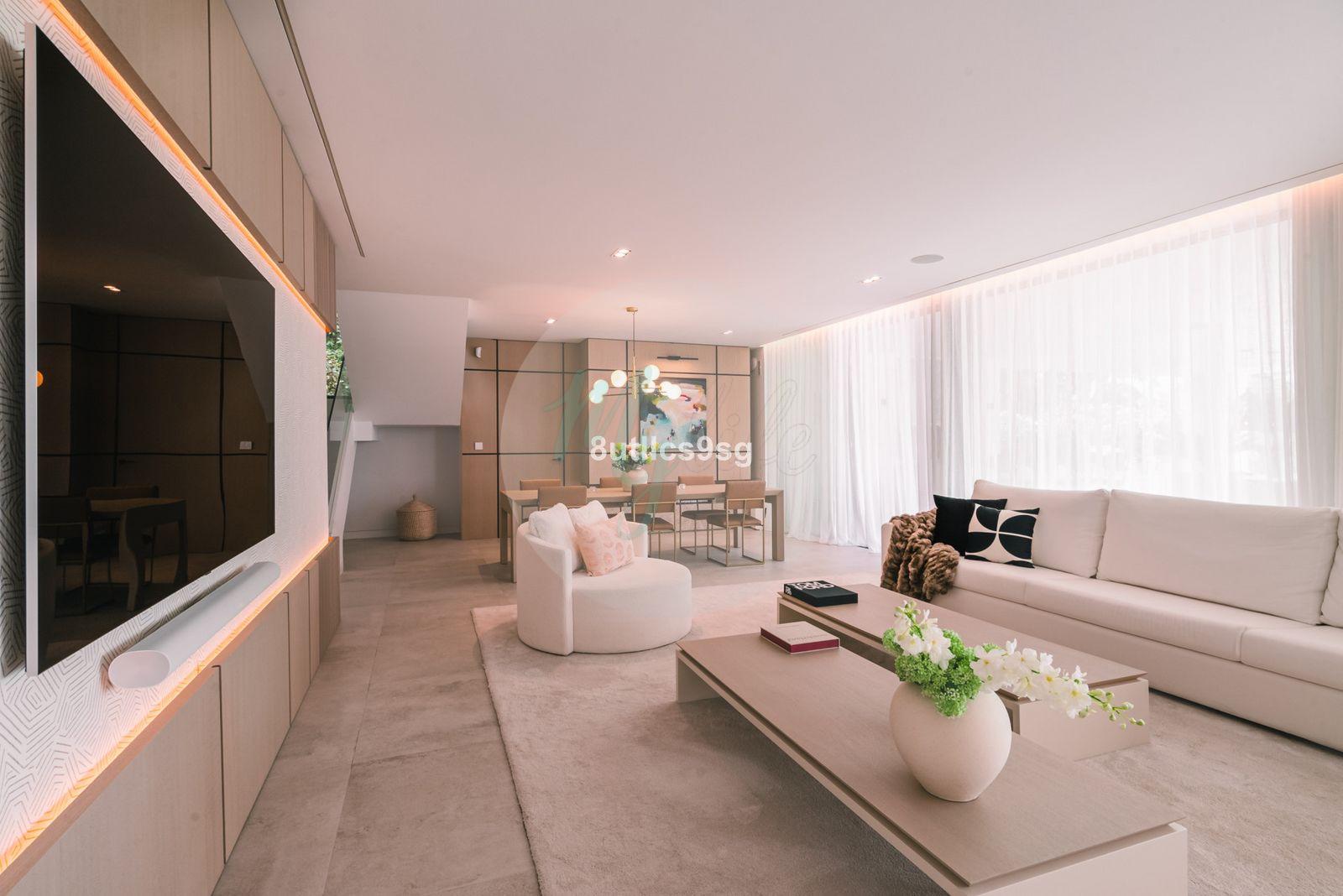 Casa independiente en Central Nueva Andalucía