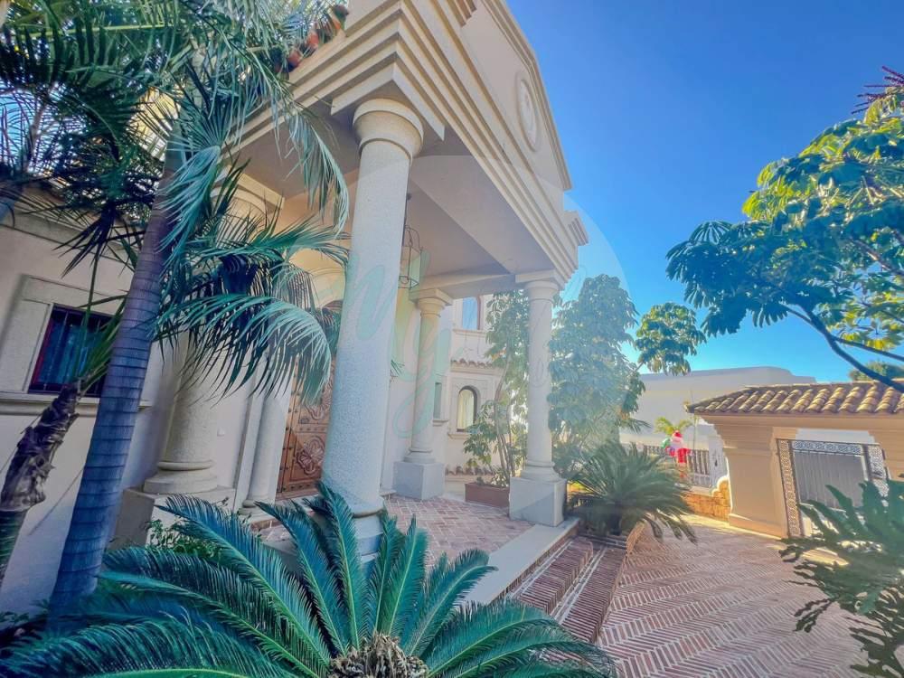 Wholesale & Distribution in Los Flamingos