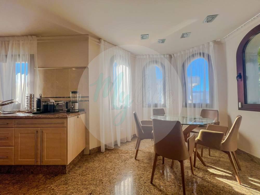 Wholesale & Distribution in Los Flamingos