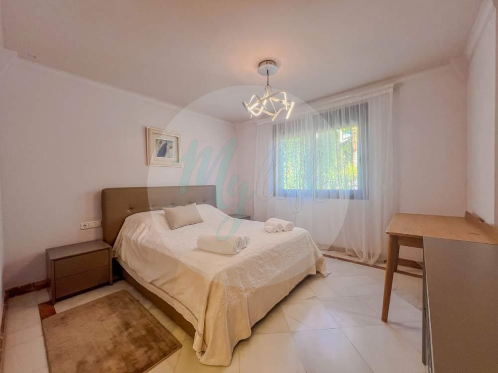 Wholesale & Distribution in Los Flamingos