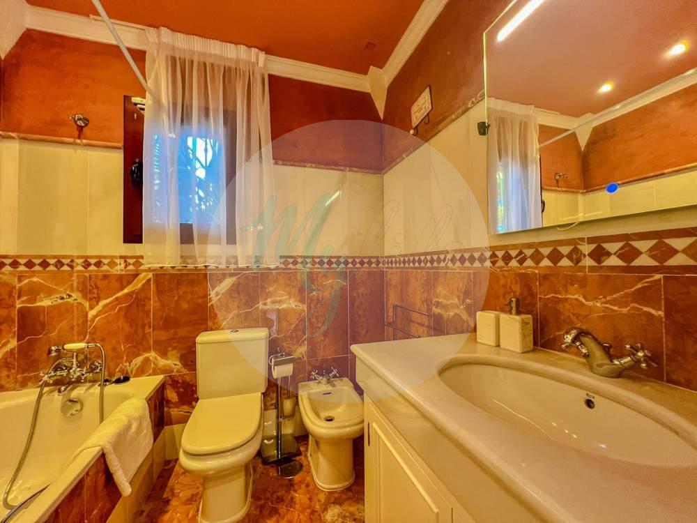 Wholesale & Distribution in Los Flamingos