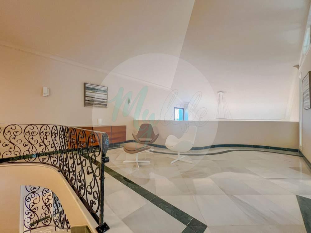 Wholesale & Distribution in Los Flamingos