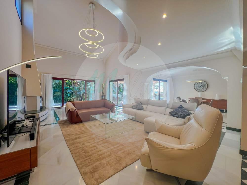 Wholesale & Distribution in Los Flamingos