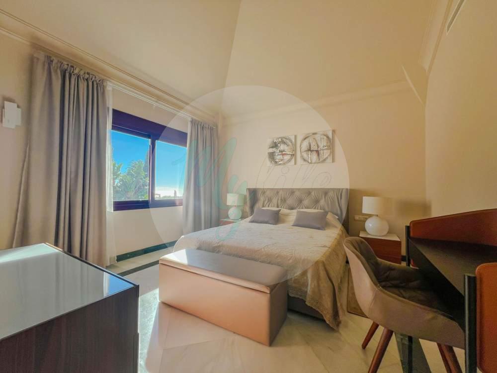 Wholesale & Distribution in Los Flamingos