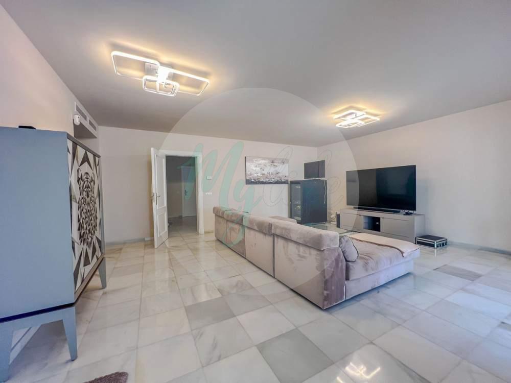 Wholesale & Distribution in Los Flamingos