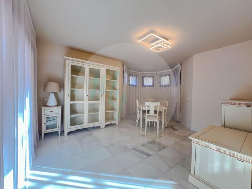 Wholesale & Distribution in Los Flamingos