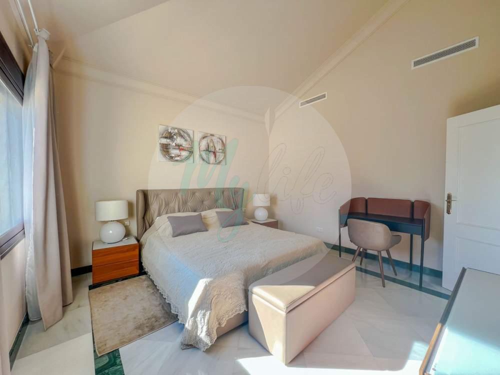 Wholesale & Distribution in Los Flamingos