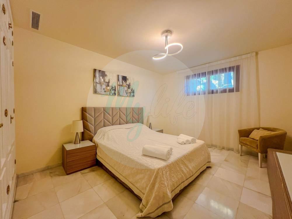 Wholesale & Distribution in Los Flamingos