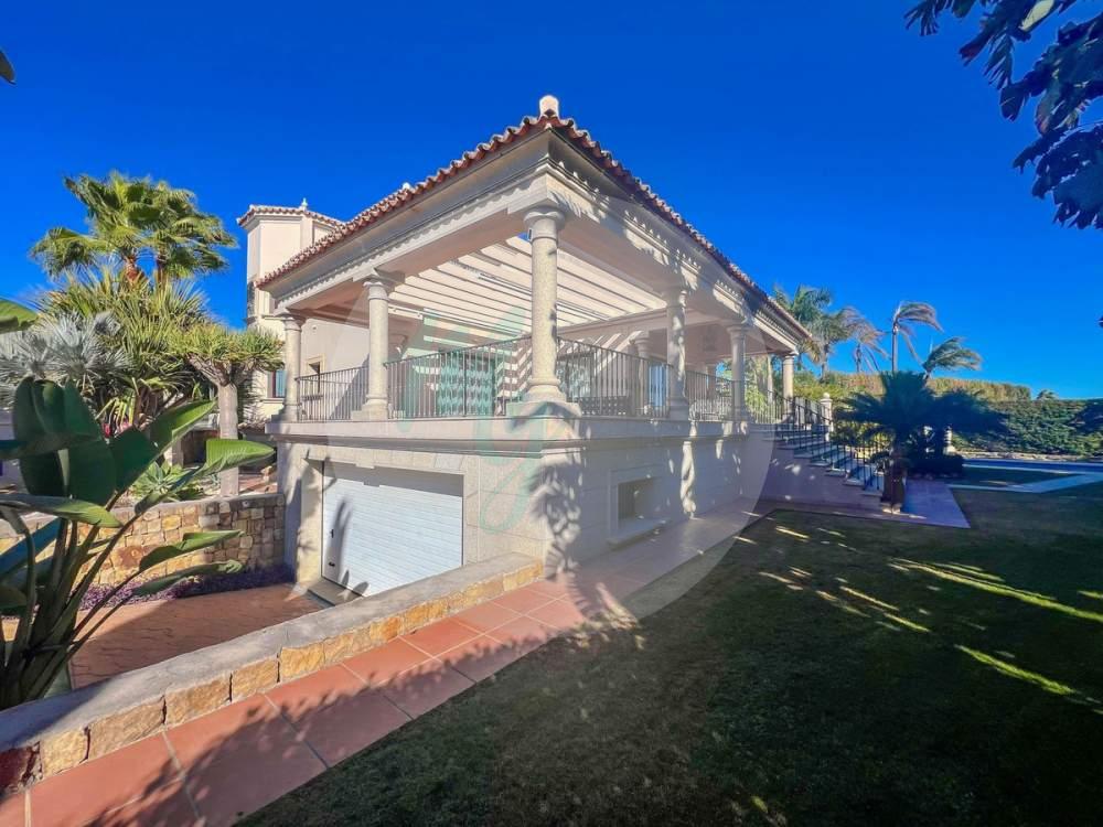 Wholesale & Distribution in Los Flamingos