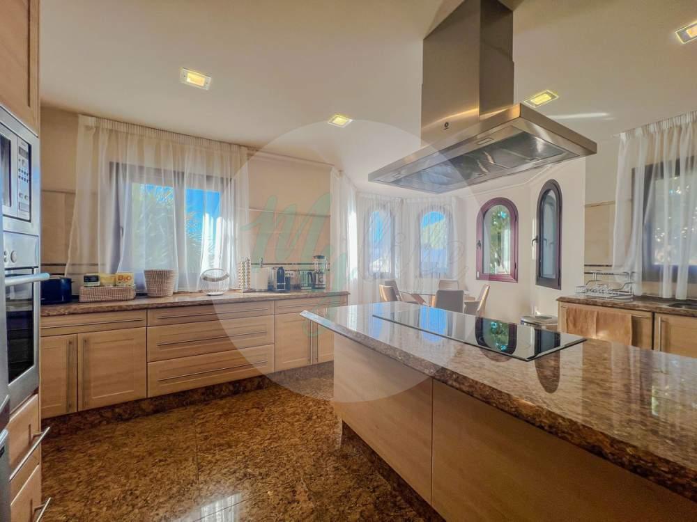 Wholesale & Distribution in Los Flamingos