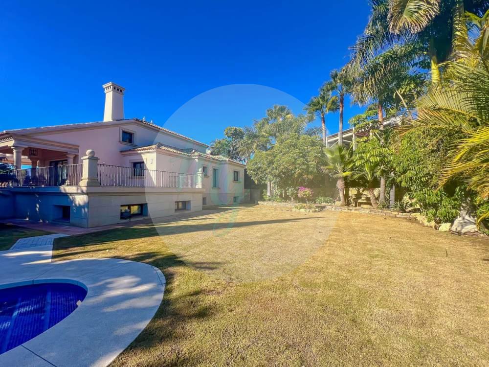 Wholesale & Distribution in Los Flamingos