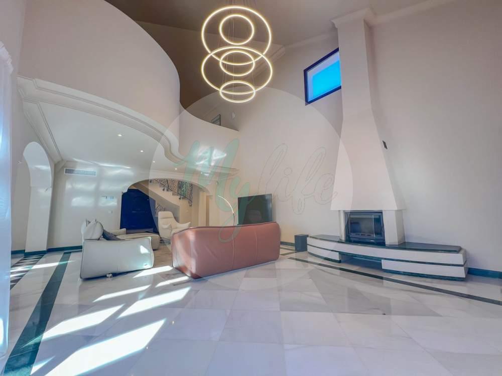 Wholesale & Distribution in Los Flamingos