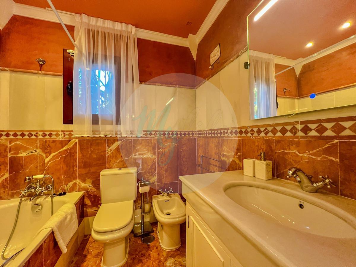 Wholesale & Distribution in Los Flamingos