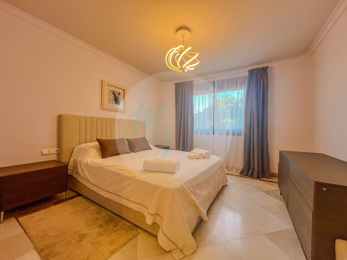 Wholesale & Distribution in Los Flamingos