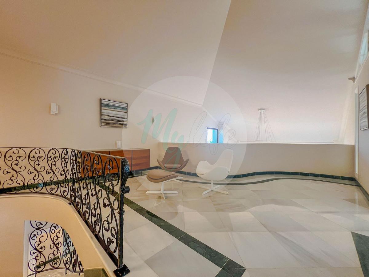 Wholesale & Distribution in Los Flamingos