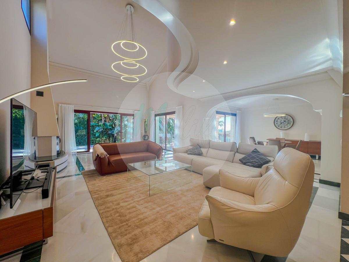 Wholesale & Distribution in Los Flamingos