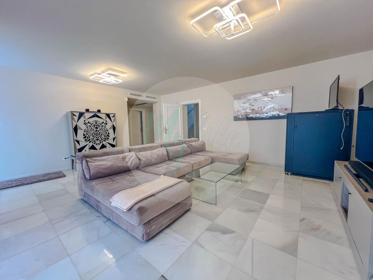 Wholesale & Distribution in Los Flamingos