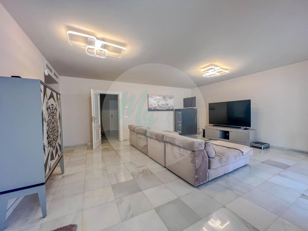 Wholesale & Distribution in Los Flamingos