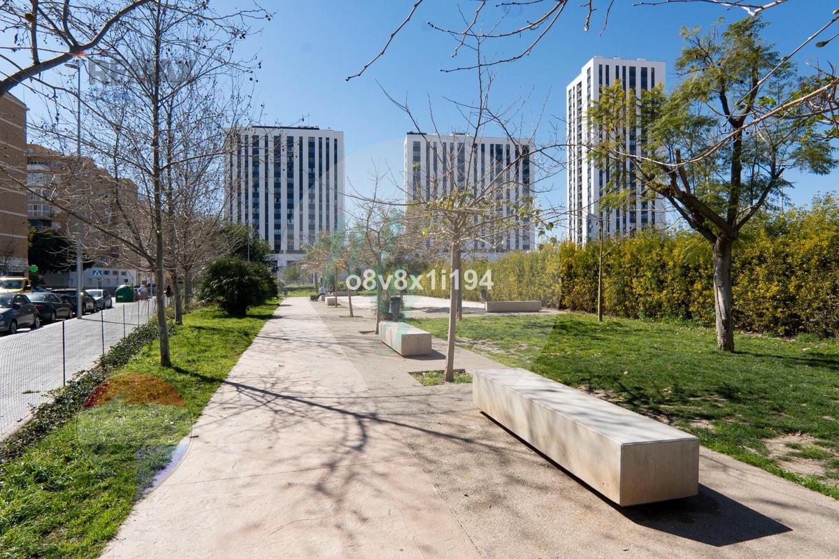 Planta baja en Huelin