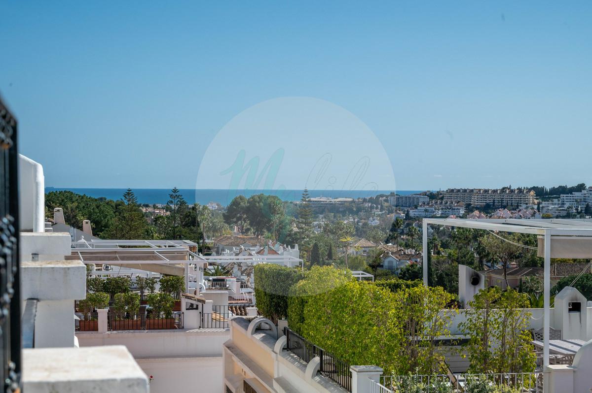 Adosado en Nueva Andalucía