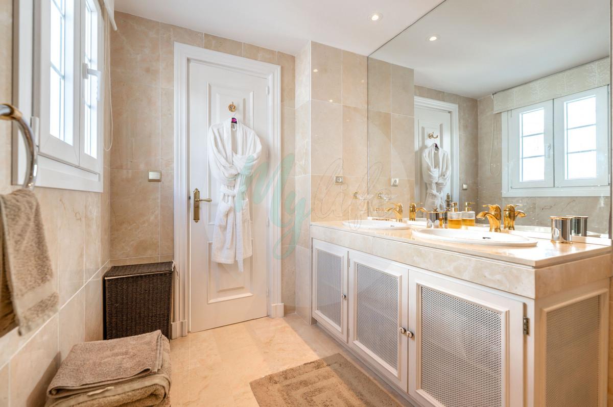 Adosado en Nueva Andalucía