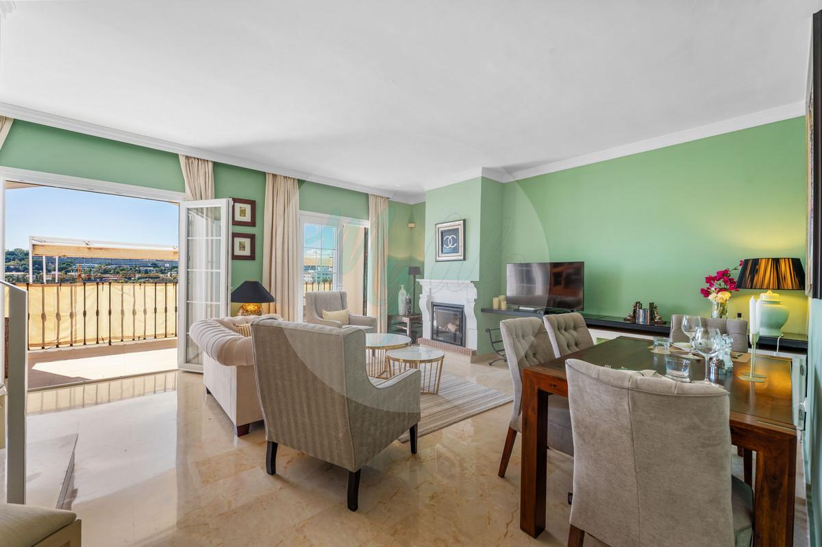 Adosado en Nueva Andalucía